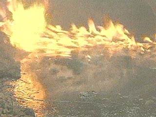 Крупный пожар произошел на одном из нефтепроводов в Чечне