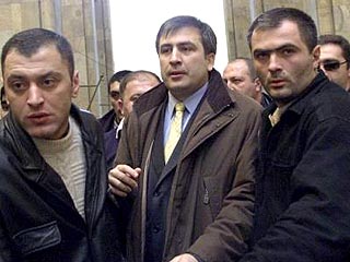 Саакашвили призвал своих сторонников к захвату резиденции Шеварднадзе