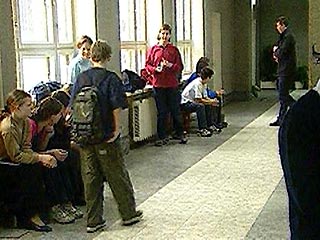 На Кубани 26 школьников отравились парами в кабинете химии