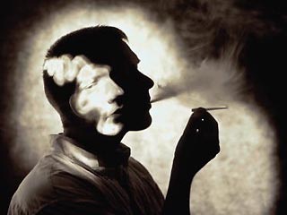 Ученые говорят, что, наконец, нашли пользу в курении - эта привычка может защитить молодых курильщиков от шизофрении
