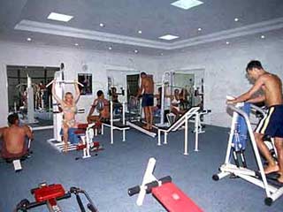 По данным исследования, ежедневная работа над собой в спортзале может привести к возникновению зависимости от физических упражнений