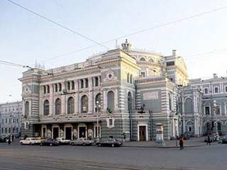 Мариинский театр во вторник представит оперу Камиля Сен-Санса "Самсон и Далила" - первую премьеру сезона 2003-2004 года