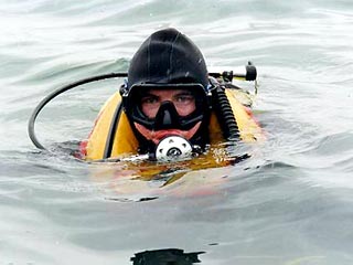 Водолаз-контрабандист ушел от российских пограничников под водой