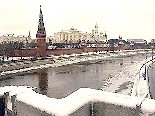 Сейчас в Москве минус 5-7 градусов, по области температура воздуха колеблется от минус 4 до 9 градусов мороза. Дискомфорт добавляет умеренный северо-западный ветер