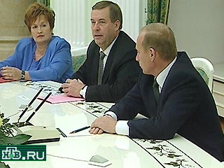 Сегодня вечером в Кремле прошла встреча президента Путина с председателем Госдумы Селезневым и его заместителями, представляющими все депутатские фракции и группы