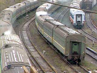 ОАО "Российские железные дороги" (РЖД) на период новогодних праздников назначило около 600 дополнительных пассажирских поездов