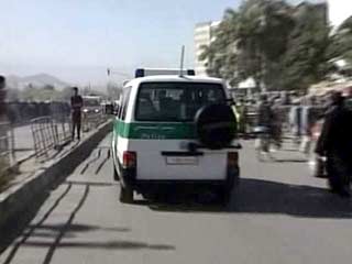 В афганской столице Кабуле во вторник утром прогремели два мощных взрыва. Об этом сообщило государственное радио Пакистана. О жертвах или разрушениях данных пока нет
