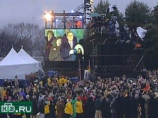 Сегодня в США официально начались торжества по случаю инаугурации вновь избранного президента Джорджа Буша-младшего