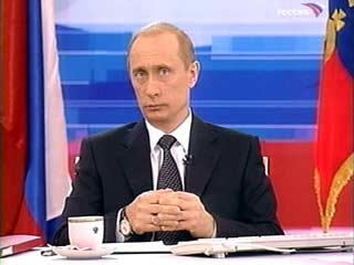 В четверг Путин ответит на вопросы россиян в эфире двух телеканалов и двух радиостанций