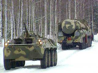 В ракетных войсках стратегического назначения в воскресенье на боевое дежурство поставлен полк, оснащенный 6 ракетными комплексами "Тополь-М".