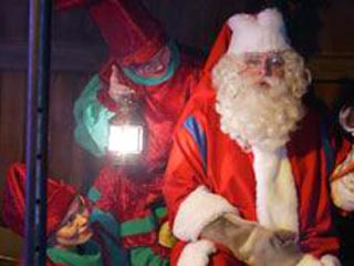 Санта-Клаус из Лапландии увольняет своих эльфов