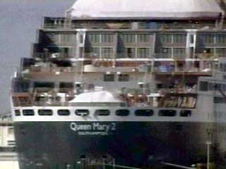 Самое крупное в мире круизное судно Queen Mary 2 отправилось из Франции в Великобританию