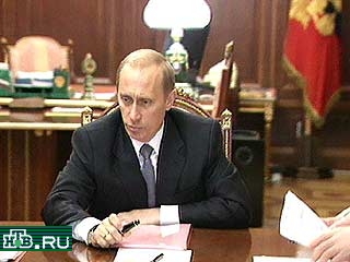 Президент РФ Владимир Путин обсудил проблемы энергоснабжения страны в зимний период на сегодняшнем совещании в Кремле. Он поднял вопрос о необходимости персональной ответственности за сложившуюся в ряде регионов трудную ситуацию