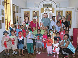 В детский сад, открытый при Русском доме в Йоханнесбурге, приводят сейчас около 30 малышей, которые раньше были практически брошены на произвол судьбы, оставались голодными и раздетыми
