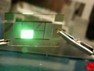 OLED - органический светоизлучающий диод - светит гораздо ярче и потребляет гораздо меньше энергии