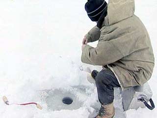Hа льдине в Финском заливе дрейфуют 35 рыбаков