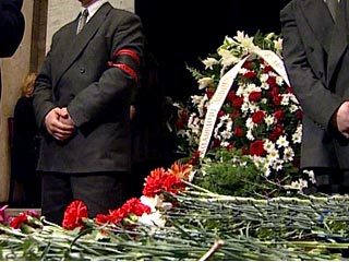 В Анжеро-Судженске прошли похороны горняков, погибших в результате взрыва на шахте "Сибирская"