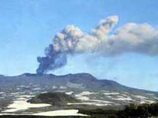 На Камчатке началось извержение вулкана Безымянный. В среду вулкан Безымянный, находившийся в покое около полугода, начал извергаться