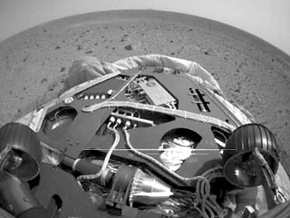 В среду американский аппарат Spirit отправится в первое путешествие по поверхности Марса