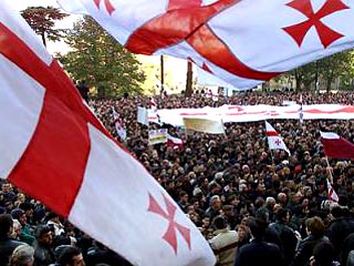 Государственным флагом Грузии стал стяг движения Саакашвили