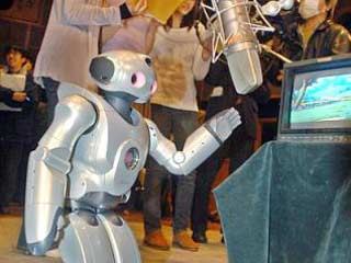 Впервые в мире робот-гуманоид "КьюРИО" производства японской компании Sony принял участие в озвучивании японского многосерийного мультипликационного фильма под названием "Астро бой".