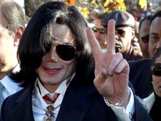 Судебный процесс над королем поп-музыки Майклом Джексоном начался в пятницу в небольшом калифорнийском городке Санта-Мария