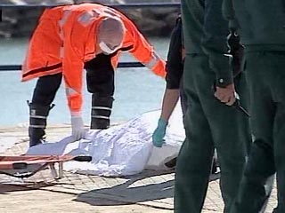 Испанская полиция обнаружила сегодня тела 16 незаконных иммигрантов, утонувших при попытке достичь острова Фуэртевентура