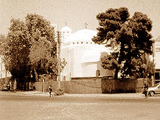Церковь Воскресения в Рабате была освящена в 1932 году. Ее облик сочетает привычные черты православного храма и элементы андалузской архитектуры