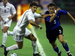 Российские футболисты начнут и завершат отборочный цикл ЧМ-2006 матчами со словаками