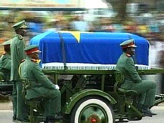 Гроб с телом убитого президента Демократической Республики Конго (ДРК) Лорана-Дезире Кабилы доставлен сегодня в столицу страны Киншасу