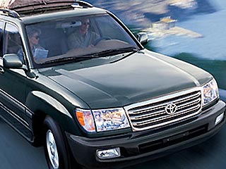 По итогам года самой популярной маркой иностранных автомобилей в России стала Toyota. Toyota продала в 3 раза больше автомобилей, чем в предыдущем году - 25075