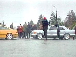 В Грузии жители района, в котором находится ГЭС Ингури, в среду перекрыли местную автомобильную дорогу