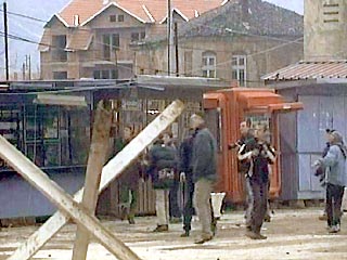 Албанцы напали на немецких журналистов, снимавших развалины православного храпа в Косово