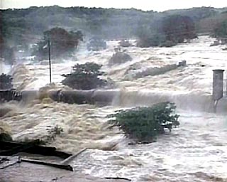 Четырнадцать человек погибли из-за наводнений на северо-востоке Бразилии