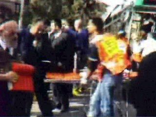 МИД Израиля обнародовал видеосъемку последствий теракта в автобусе N19 в Иерусалиме, сделанную сразу после взрыва