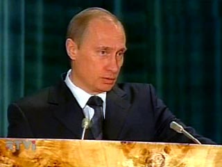 Выступая в пятницу на расширенной коллегии Генпрокуратуры, Владимир Путин заявил, что в вопросах борьбы с коррупцией нужна системная квалифицированная работа, а не разовые дела