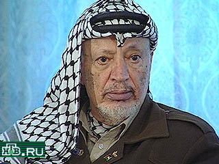 Палестинский лидер Ясир Арафат утром прибыл в Пекин