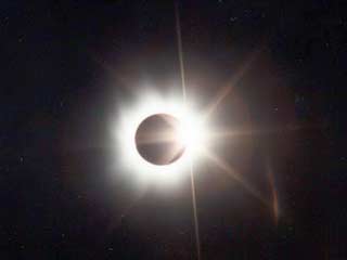 Четыре затмения - два солнечных и два лунных - произойдут в 2004 году