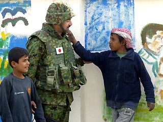 Японские военные в Ираке маскируются под местных жителей