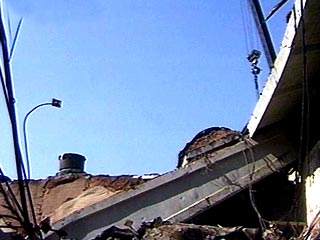 В Закарпатье при обрушении крыши жилого дома погиб мужчина и тяжело ранен ребенок