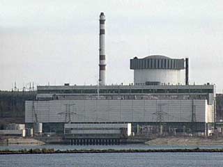На Нововоронежской атомной электростанции (АЭС) сегодня в 14:16 минут в связи с внутренним повреждением трансформатора собственных нужд турбогенератора номер 4 автоматически остановлен энергоблок номер 5