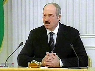 Президент Белоруссии Александр Лукашенко заявил, что страна, с вечера среды отключенная от российских газопроводов, готова покупать газ на российских условиях