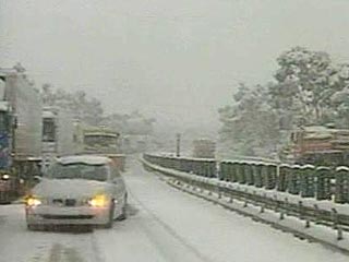 Снегопады и морозы парализовали автомобильное движение в Западной Европе