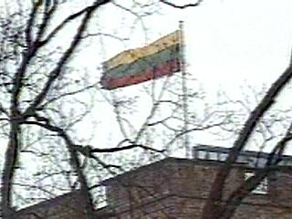 Власти Литвы выслали из страны трех русских дипломатов, сообщило балтийское агентство BNS со ссылкой на анонимные дипломатические источники
