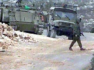 Палестинский камикадзе на велосипеде взорвал себя у израильского военного джипа. Военнослужащие, находившиеся в джипе, не пострадали