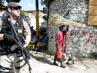 Американское руководство может в ближайшее время отправить 2,2 тыс. своих военнослужащих на Гаити в качестве превентивной меры