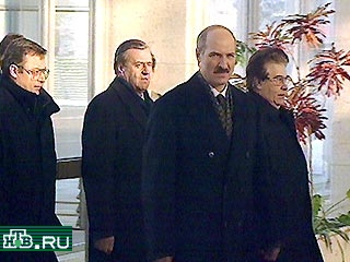 Александр Лукашенко покидает Москву раньше намеченного срока
