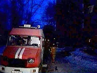 В результате взрыва в 14-этажном многоквартирном доме в Москве, по окончательным данным, пострадали девять человек, трое из них госпитализированы. Об этом сообщили "Интерфаксу" в службе "скорой помощи" столицы