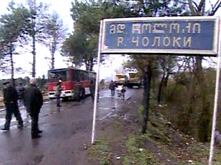 Возобновилось автомобильное движение на административной границе Аджарии с остальной Грузией. С моста через пограничную реку Чолоки убраны все железобетонные блоки