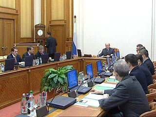 Правительство РФ приняло решение, в соответствии с которым в каждом министерстве будет только два заместителя министра